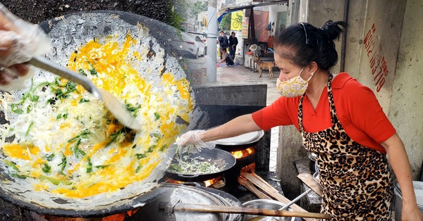 Thưởng thức món bánh chế biến trên chảo gang: Càng ăn càng “khoái”